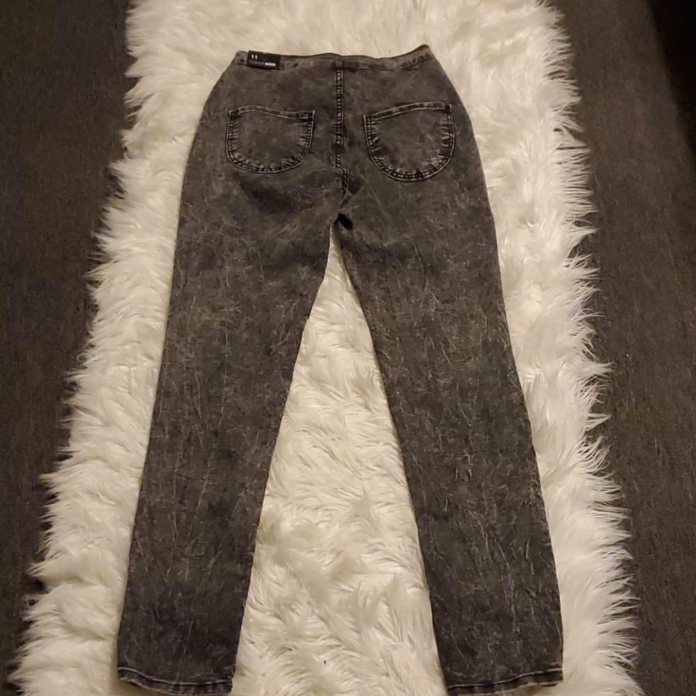 Jeans - Picture 2 of 2